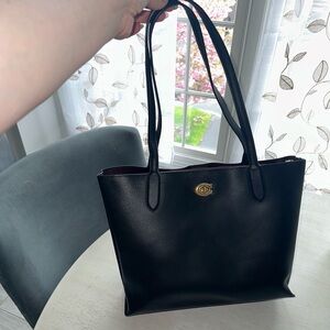 Coach Willow Medium Pebble Leather Tote in black